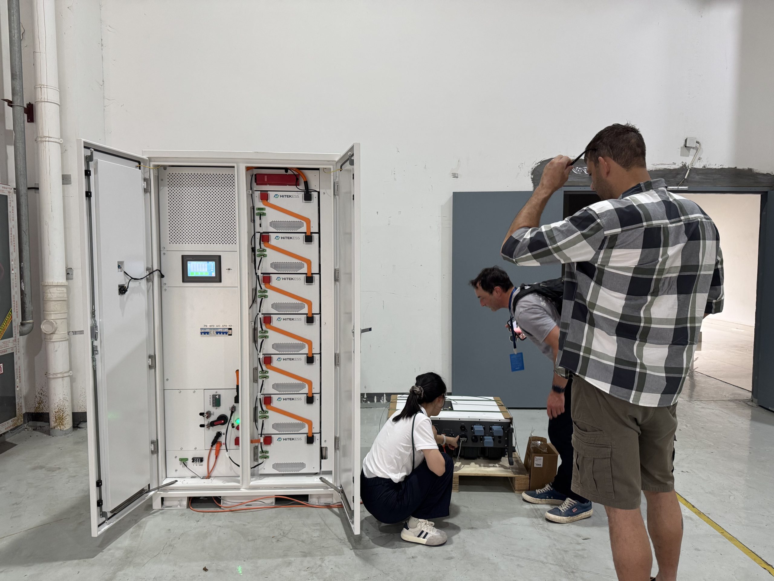 HITEK ENERGY'S 200.704KWH Kabinet