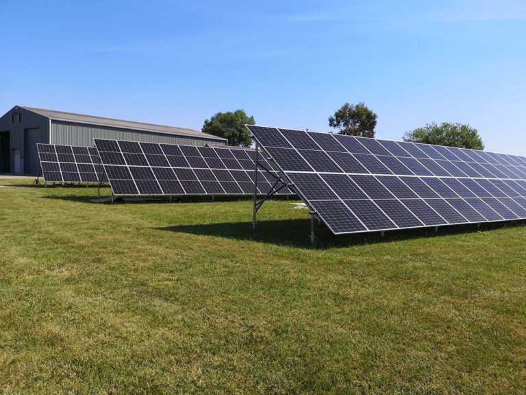 Hoe zonnepaneelsysteem uw rekeningen kan slaan Een gids voor klanten om geld te besparen